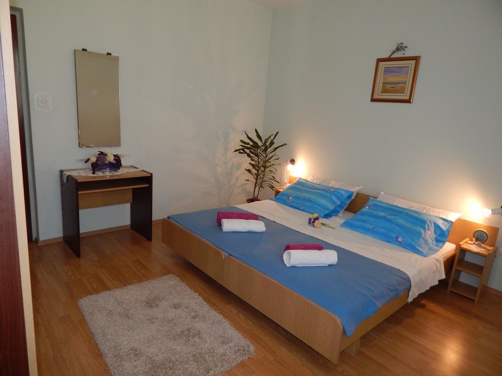 Apartment Strmac Labin  Oda fotoğraf
