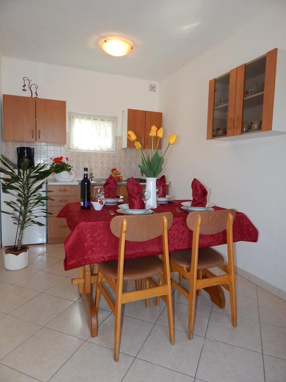Apartment Strmac Labin  Oda fotoğraf